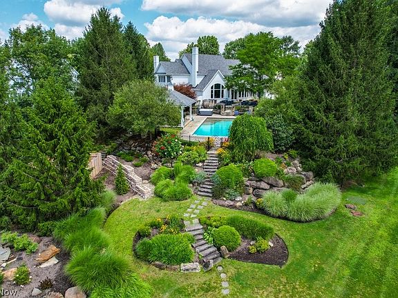 3rd image of 20 High Point Ln