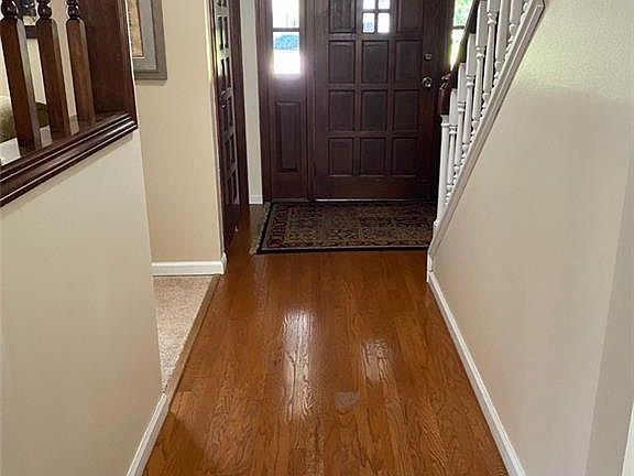 5th image of 14 Butternut Cir