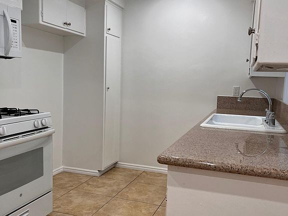 4th image of 251 N El Molino Ave APT 7