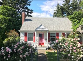 9053 NE Halsey St UNIT 2, Portland, OR 97220