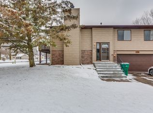 3746 Gershwin Ave N, Oakdale, MN 55128