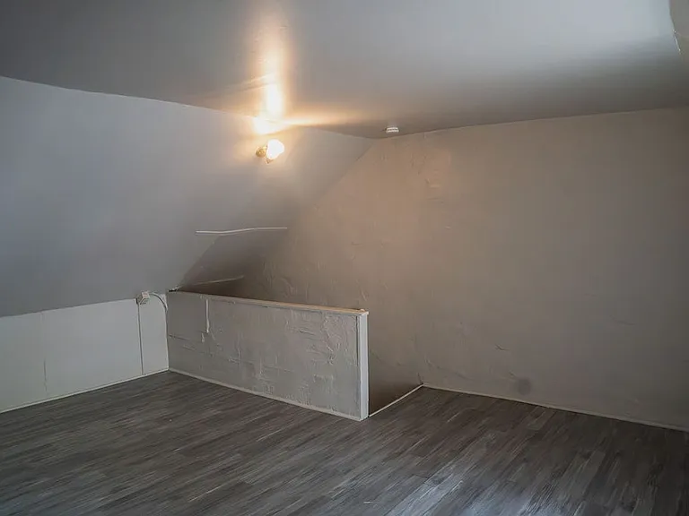 425 W Gordon St — Photo 13