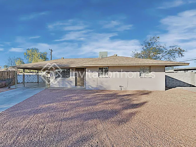 4422 S Park Dr — Photo 1