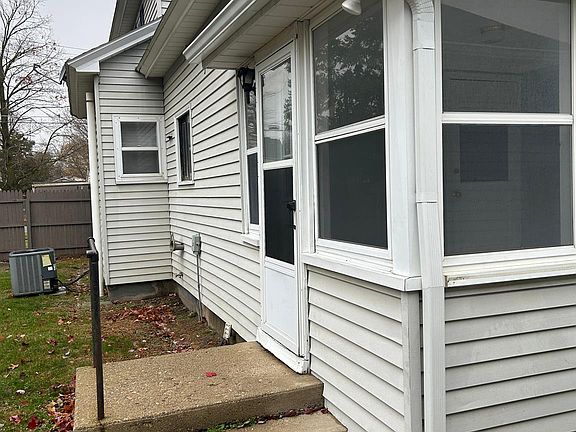 3rd image of 301 S West St