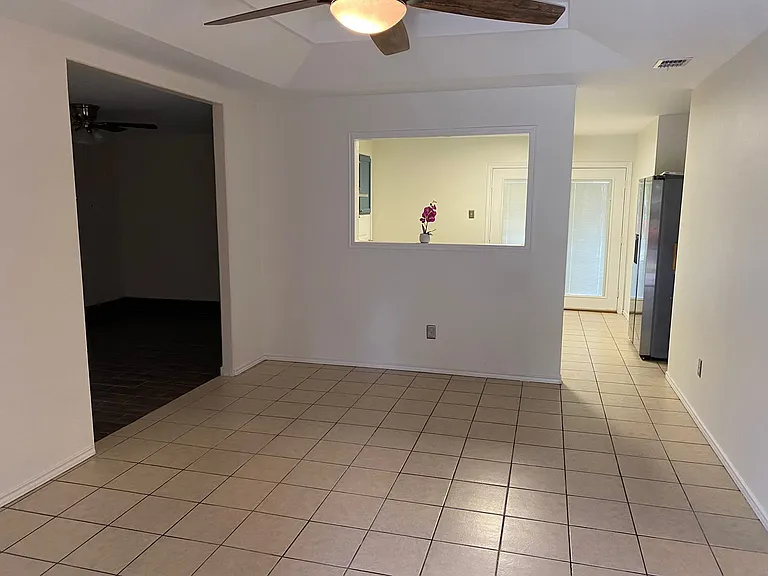 4305 Linda Vista St — Photo 5
