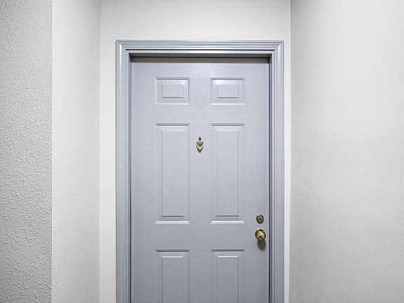 4th image of 8410 Glenwillow Ln Unit 103