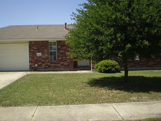 Great front yard small shade trees