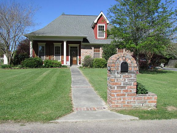 3rd image of 105 Laken Ln