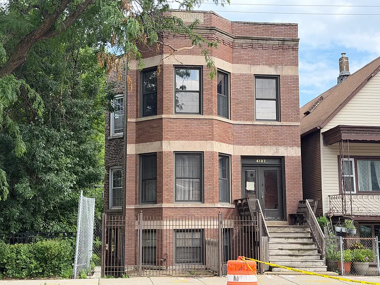 4107 S Archer Ave #1R — Photo 1