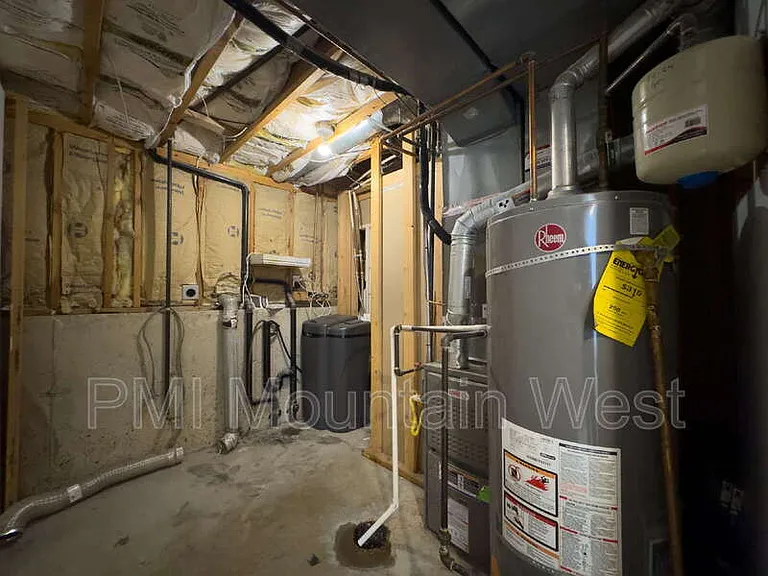 2419 W 1850 N — Photo 42