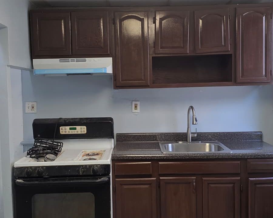 1st image of 257 S 11th St Floor 2