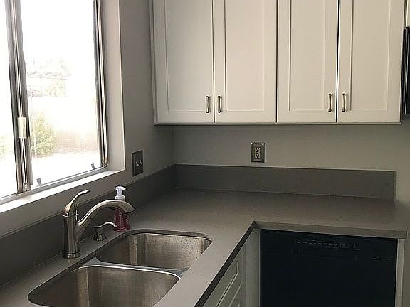 4th image of 1557 E Dava Dr