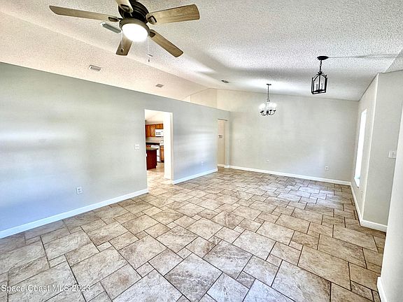 4th image of 842 Aruba Ave SE