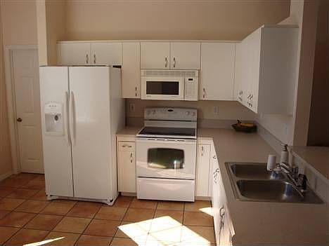 5th image of 8009 Bracken Ln
