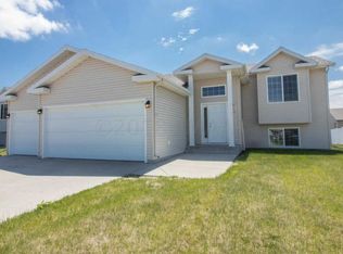 4252 Russet Ave S, Fargo, ND 58104
