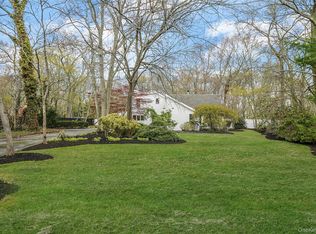 61 Park Ave, Blue Point, NY 11715