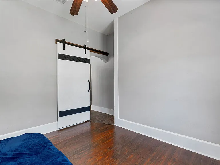 308 Alva St — Photo 17