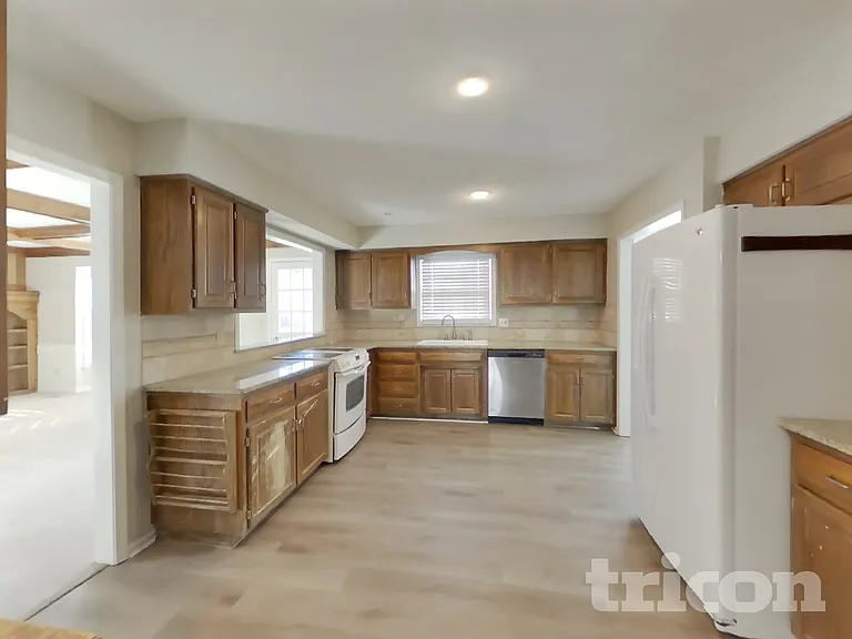 11009 W 131st St — Photo 9