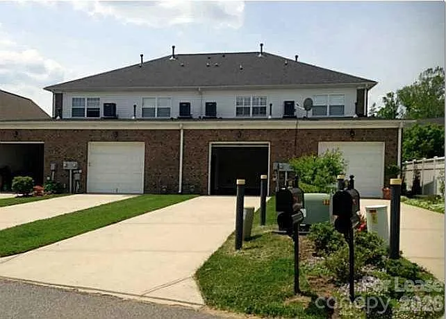 6005 Village Dr NW — Photo 4