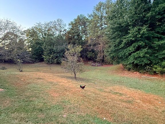 4th image of 711 B Johnson Rd SE