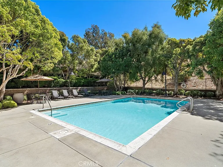 61 Shade Tree — Photo 21