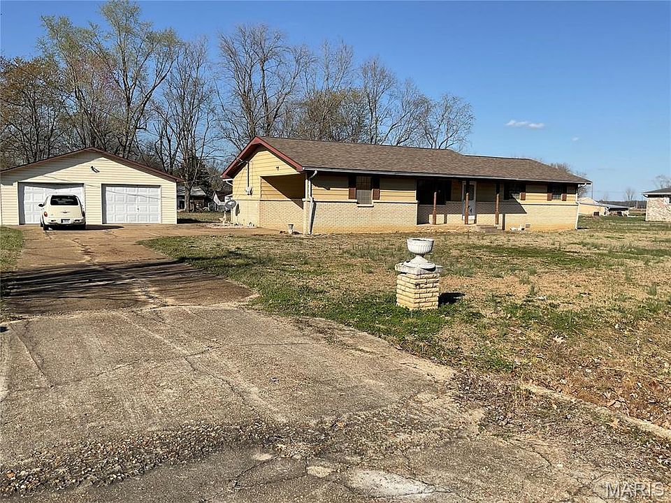 1st image of 363 Harrison Ln