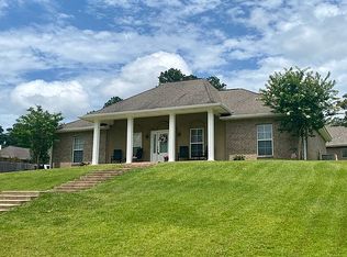 201 Nickolas Path, Pineville, LA 71360