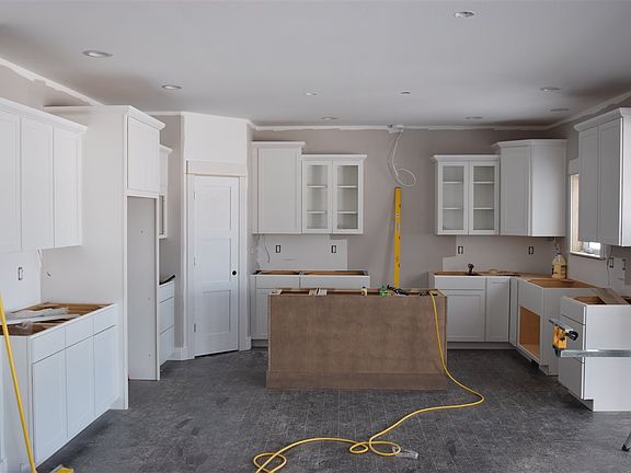 2nd image of 965 Grouse Ct