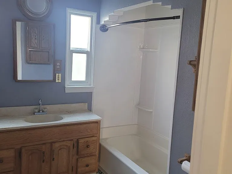 2348 Vine Ave — Photo 16