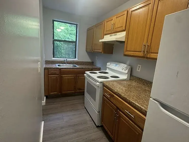 256-258 Fairmont Ave — Photo 8