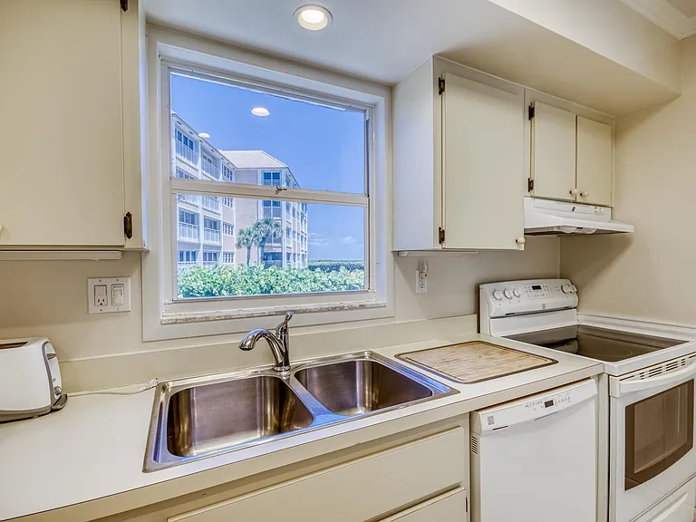 1501 NE Ocean Blvd #8 — Photo 15