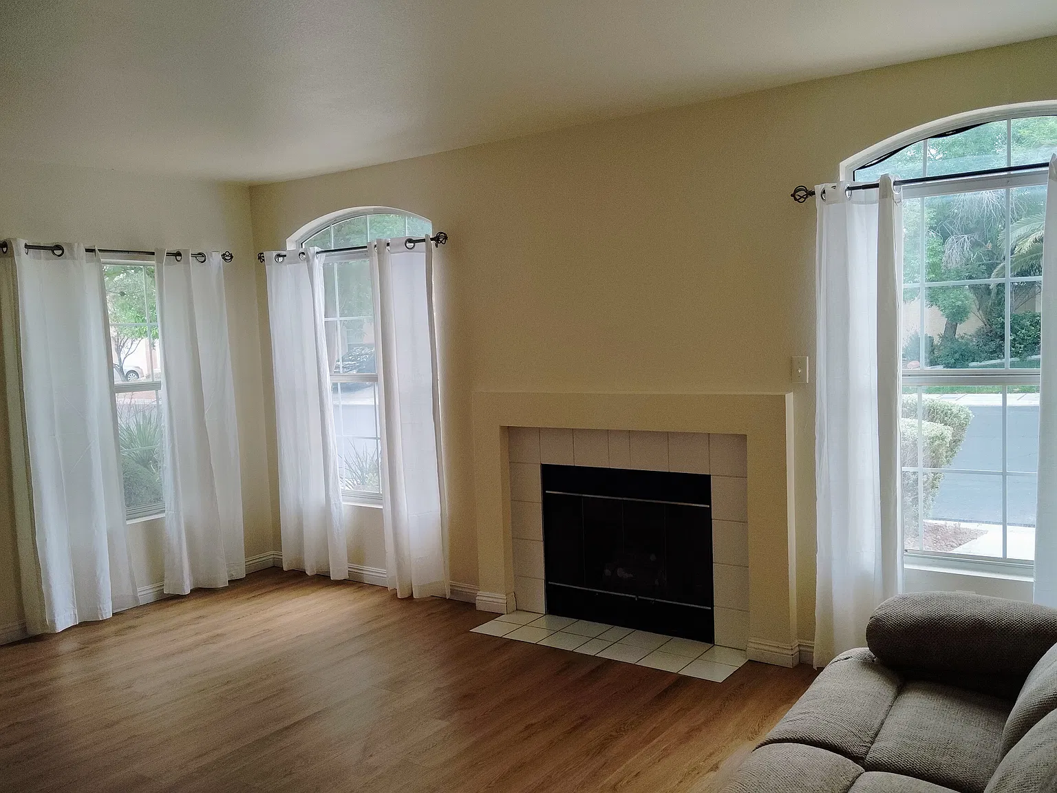 3 bed, 2.5 bath, 1524 sqft, $1,750 — Photo 2