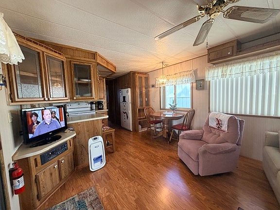 5th image of 400 N Plaza Dr #462