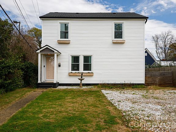 2nd image of 950 Evergreen Ln