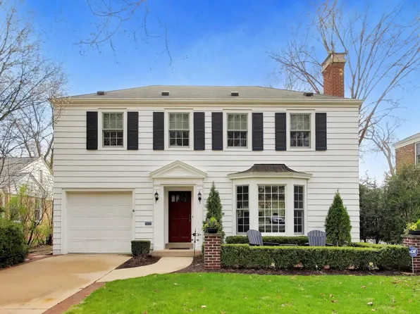 105 Lakeside Pl, Highland Park, IL 60035