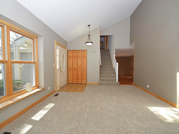 5th image of 173 Abbeywood Cir