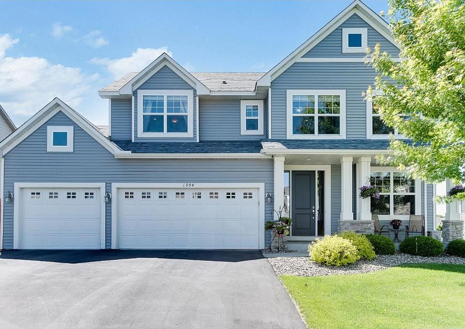 Welcome to 1954 Foothill Trl. Superb quality was built into this picturesque home. Notice the spacious three car insulated garage with recessed lighting and ceiling fans.