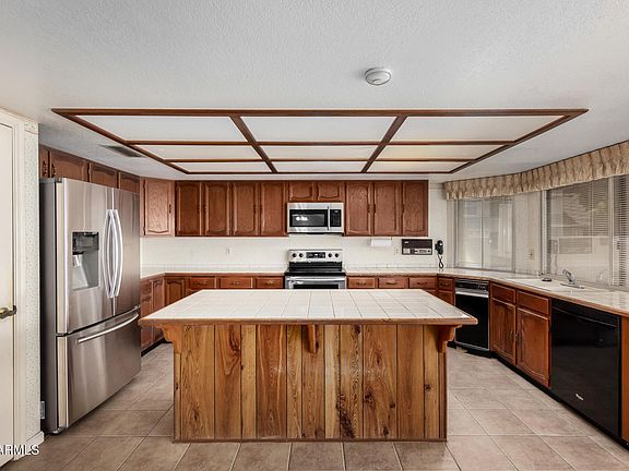 5th image of 2050 W NIDO Avenue
