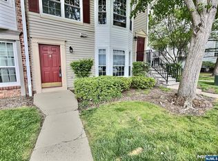 803 Sassafras Ct, Mahwah, NJ 07430