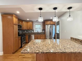 7 W Sigourney St, Lynn, MA 01905
