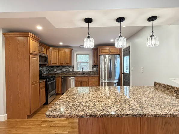 7 W Sigourney St, Lynn, MA 01905