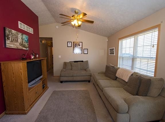 5th image of 56594 Meadow Glen Dr