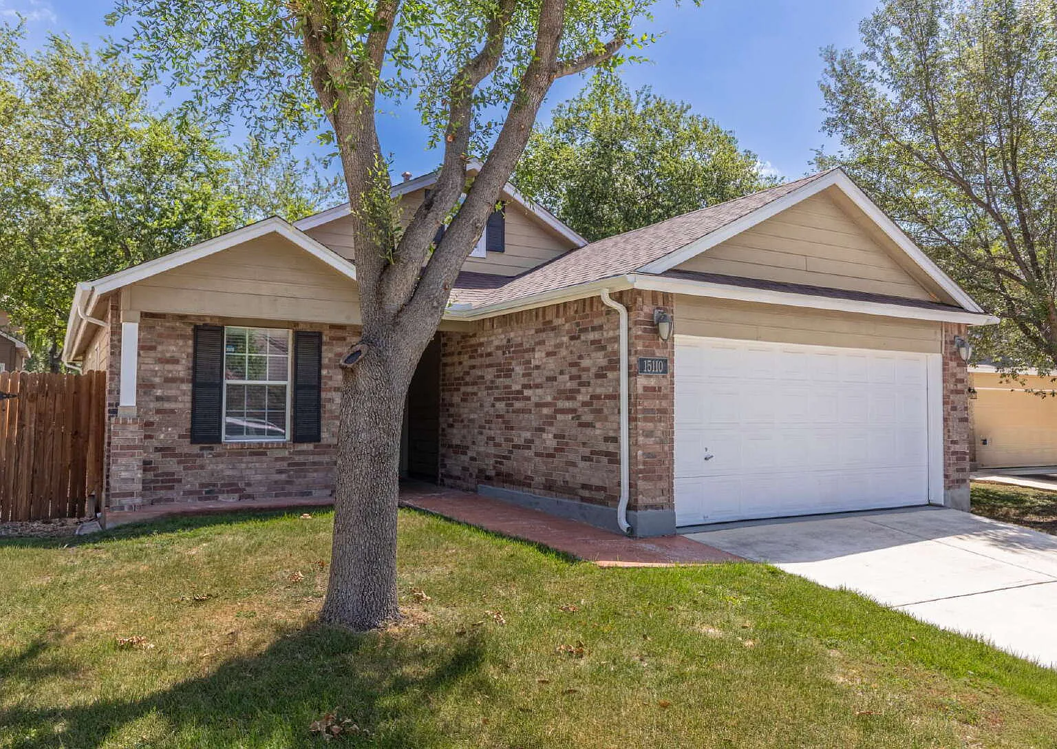 3 bed, 2.0 bath, 1267 sqft, $1,695 — Photo 2