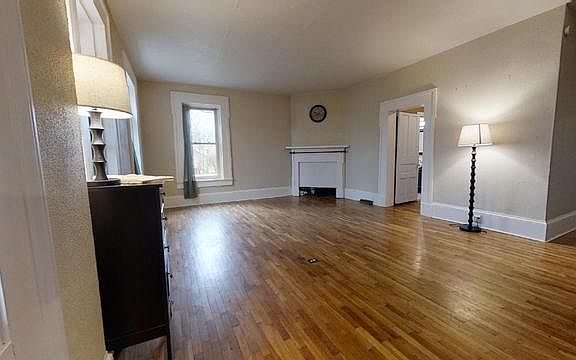 5th image of 413 E Vine St