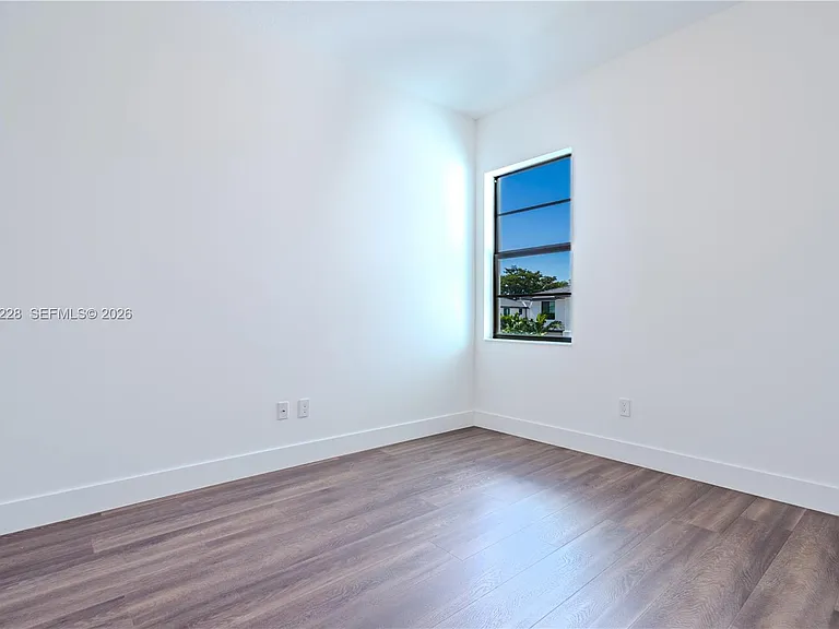1427 SW 23rd St — Photo 41