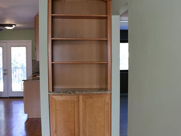 5th image of 7915 Camelot Ln
