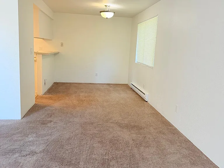 14526 NE 6th Pl #4 — Photo 16