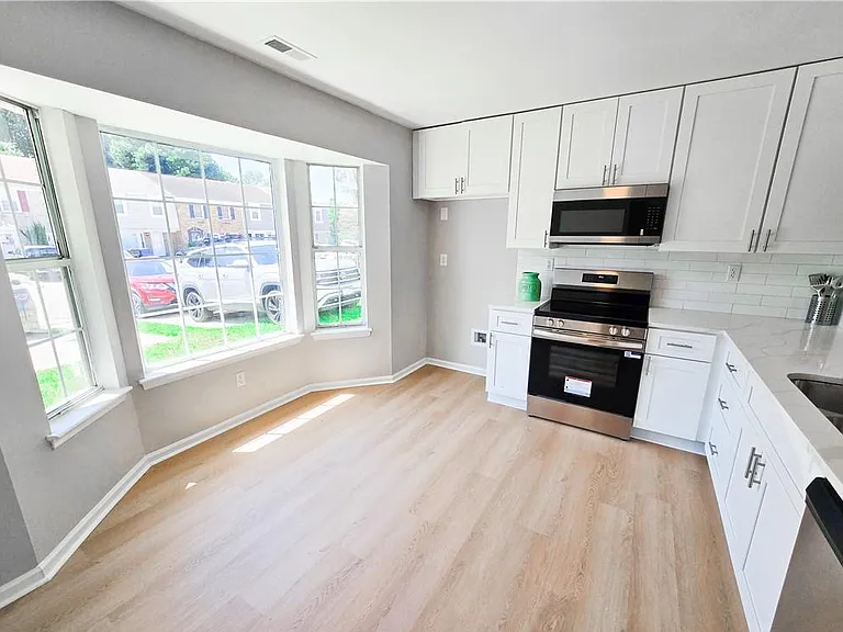 635 Biltmore Dr — Photo 4