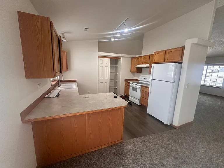 7820 Three Rivers Dr — Photo 3