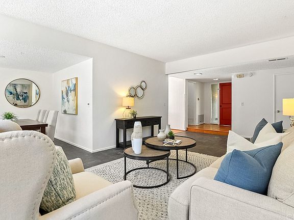 5th image of 15192 Chalon Cir